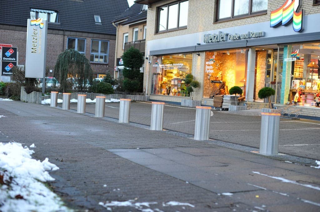 Firma Metzler investiert in V4A-Edelstahlpoller