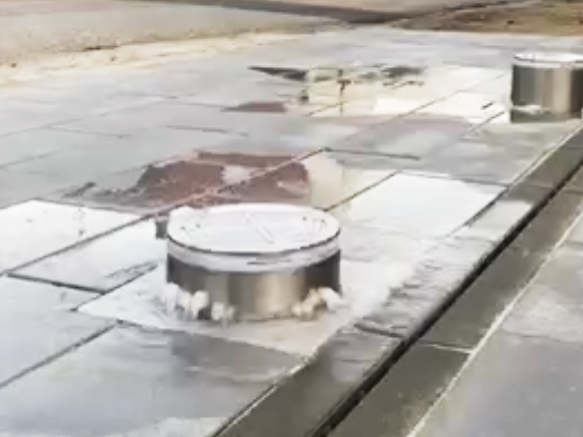 Innovative versenkbare Absperrpoller für den Einsatz in Überflutungsgebieten