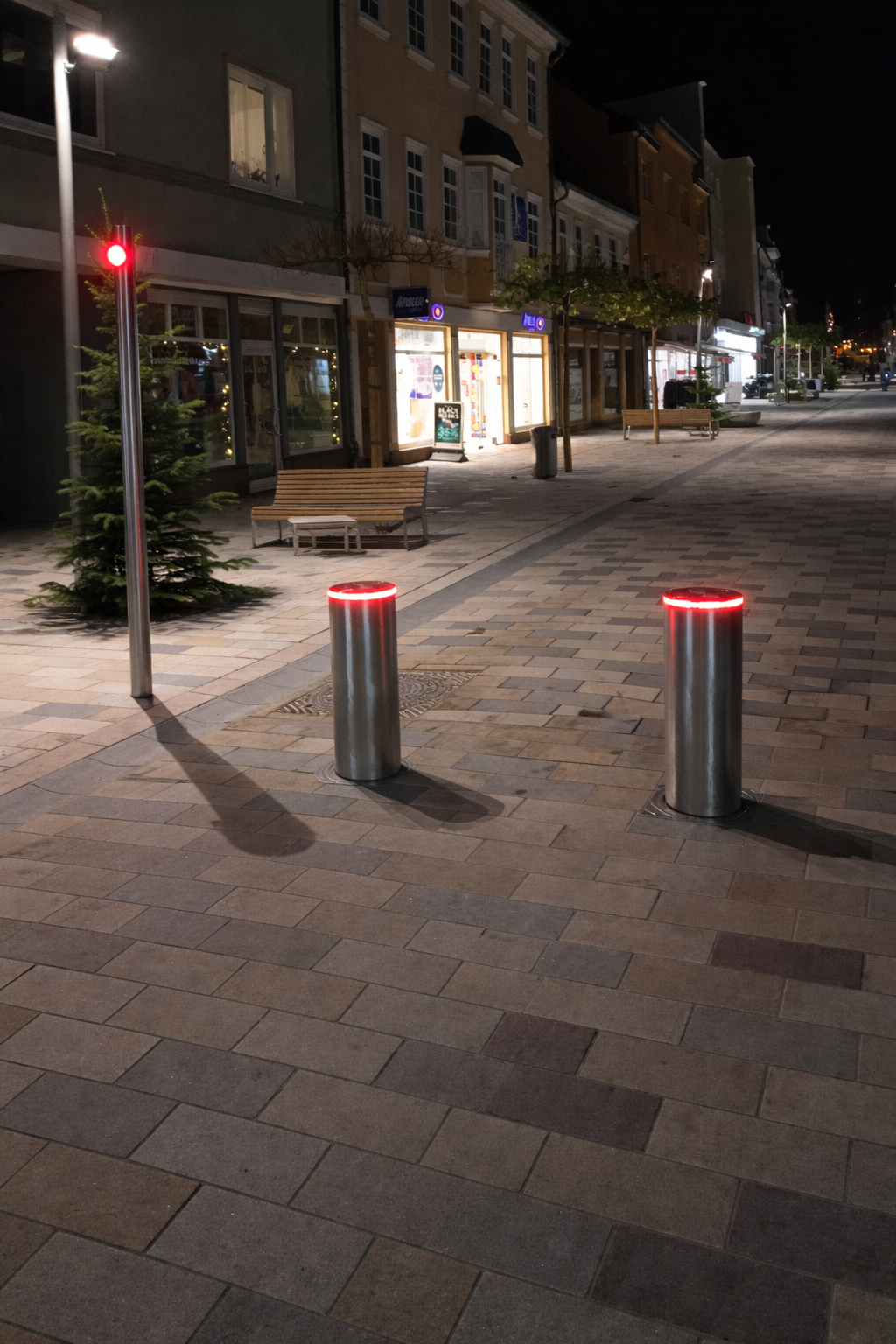 Edelstahl-Ampelsäule – robustes Signalsystem für stark frequentierte Zufahrten