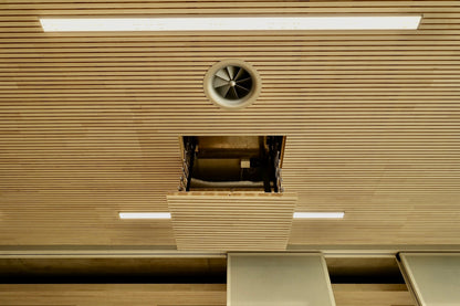 Heimkino Beamerlift – Beamer Deckenlift elektrisch, Projektor unsichtbar in der Decke, Braun Antriebe